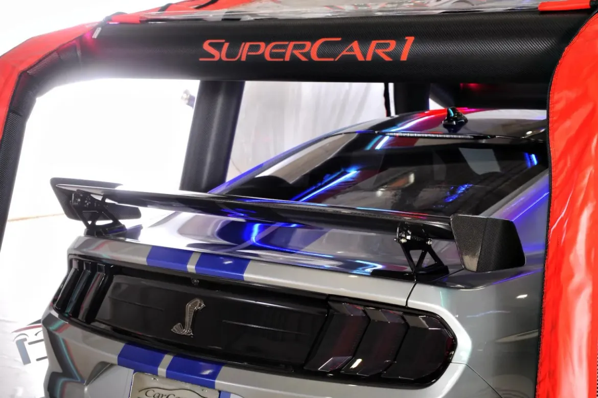 CarCapsule 18' SC1 Showcase Super Car Edition w/Road Emblazoned Floor includes Intellicharger/Led Kit (CCSH18SC1)