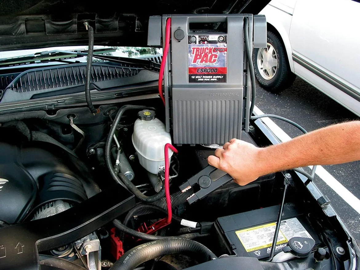 Clore Automotive Truck PAC 3000 Peak Amp 12 Volt Jump Starter (ES6000)