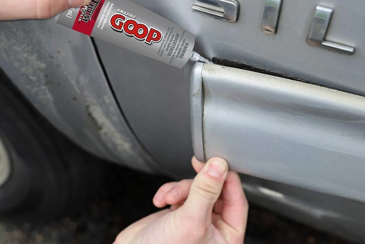 Goop 1 fl. oz Clear Amazing Goop Trim Repair Adhesive (144100)