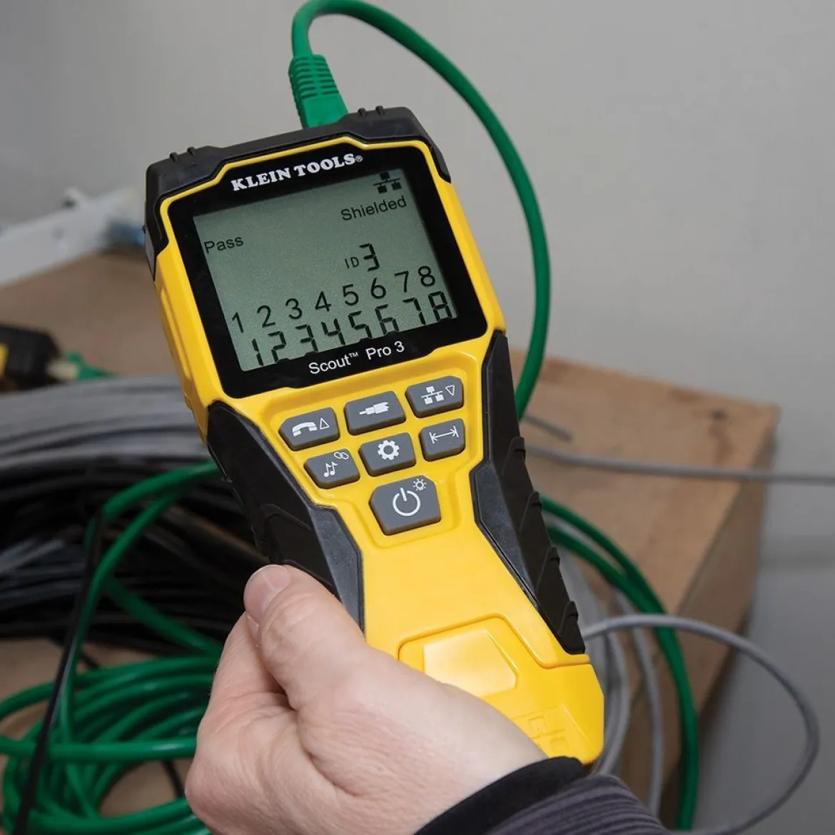 Klein VDV501851 Cable Tester Kit W/Scout Pro 3 Tester, Remotes, Adapter, Battery