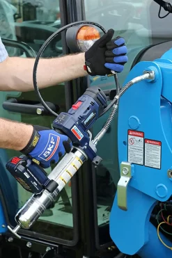 Lincoln 1888 PowerLuber 20V Li Ion 2 Speed Grease Gun Kit with 2 Batteries