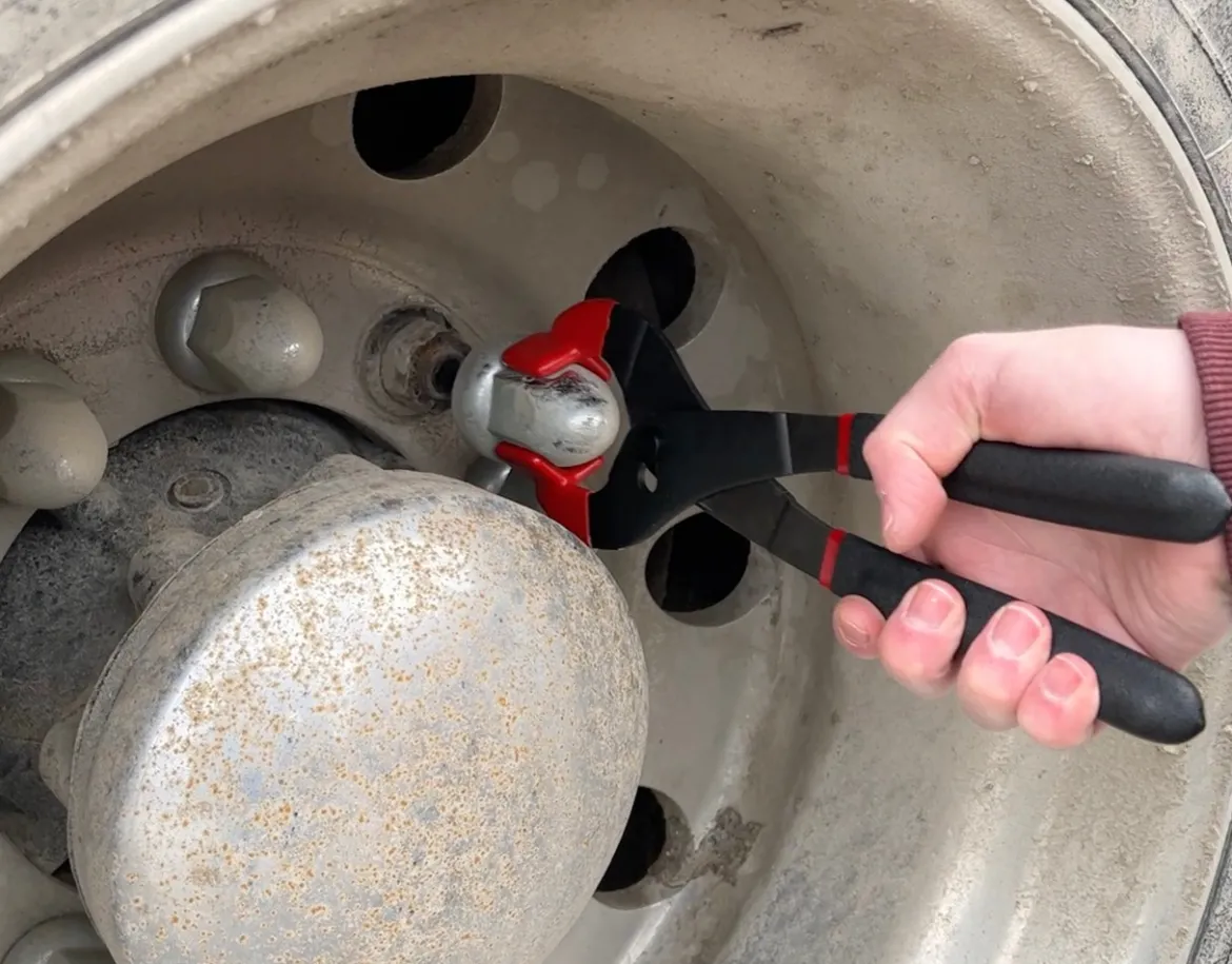 Lisle Adjustable Lug Nut Cover Remover (51330)