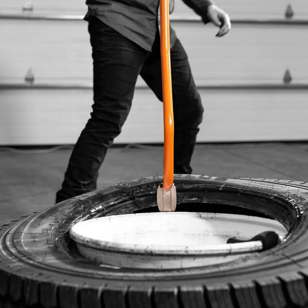 Martins Industries Tire Bead Holder with Anti-Slip Coating (MBH)