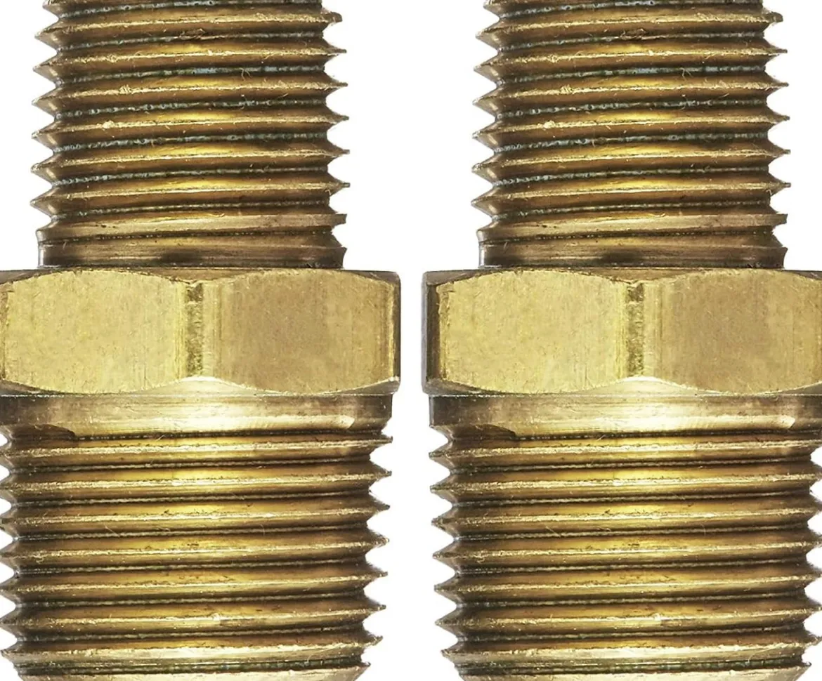 Milton S646-1 3/8" MNPT x1/4" MNPT Hex Nipple Hose Fitting