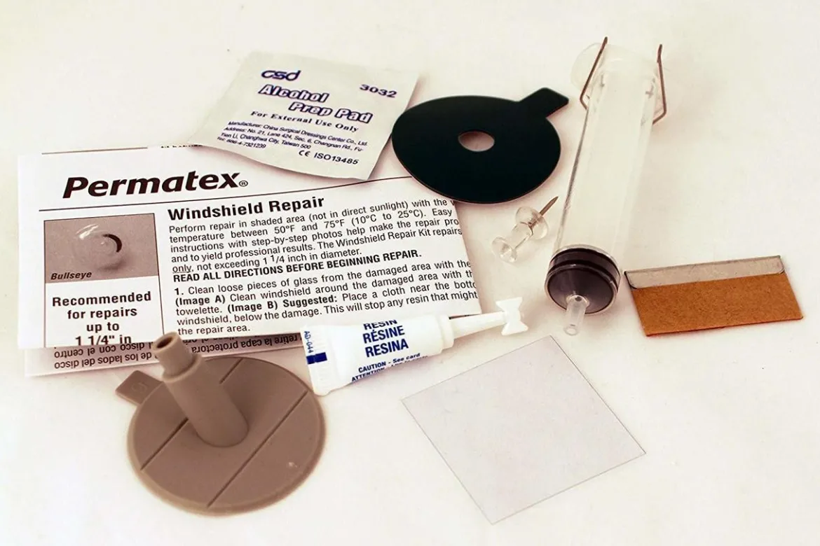Permatex Windshield Repair Kit for Bullseye Damage up to 1 1/4 Inch (09103)
