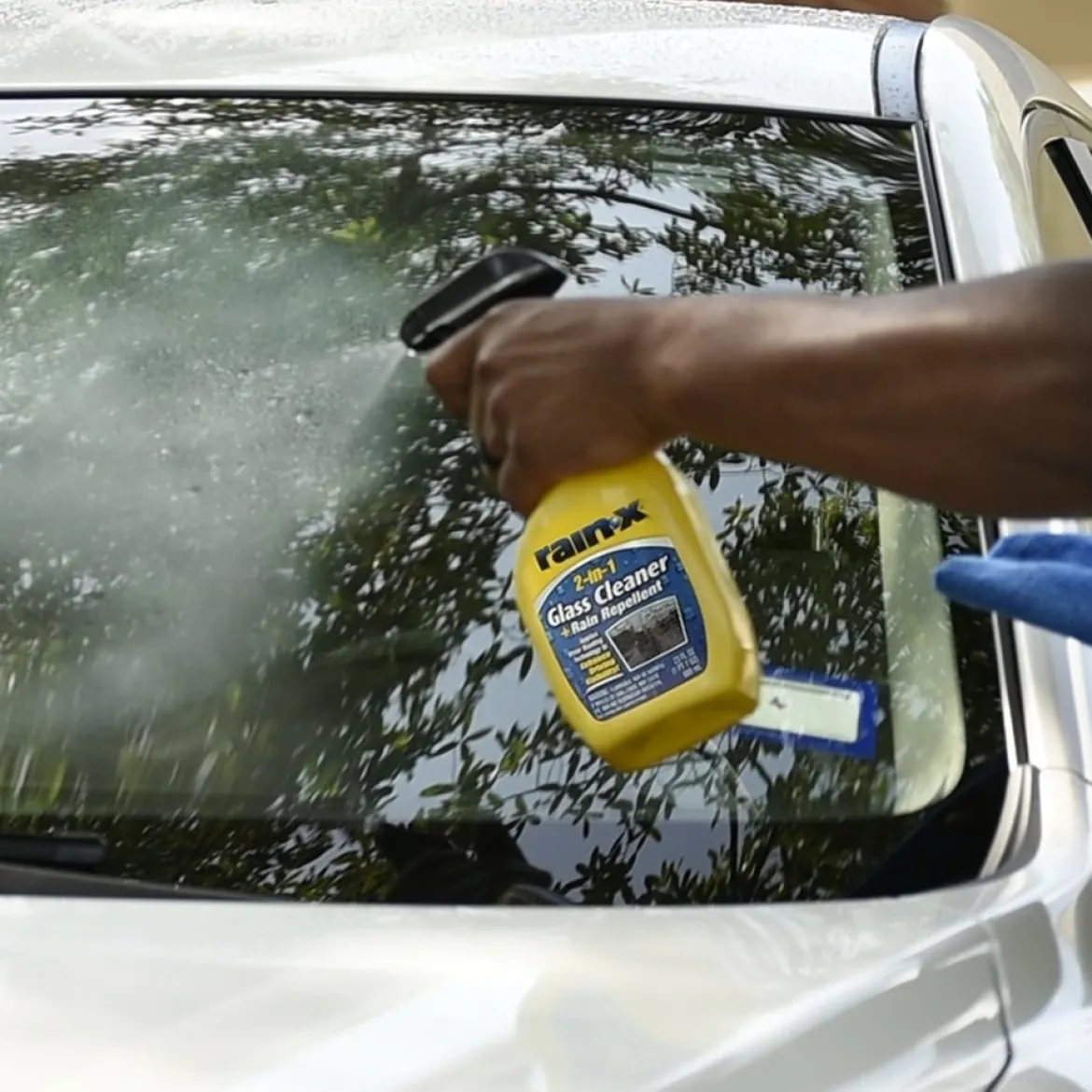 Rain-X 5071268 2-in-1 Glass Cleaner and Rain Repellant - 23 fl oz.