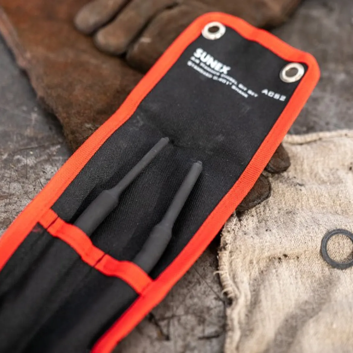 Sunex Tools 2-Piece Air Hammer Chisel Hinge Pin Driver in Tool Roll (ACS2)
