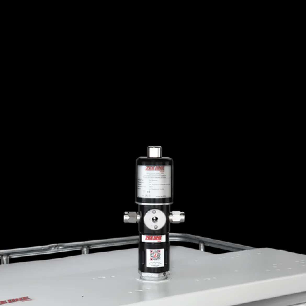 Zeeline 5:1 Pneumatic Stub Style Standard Flow Rate Piston Pump (ZE1730)